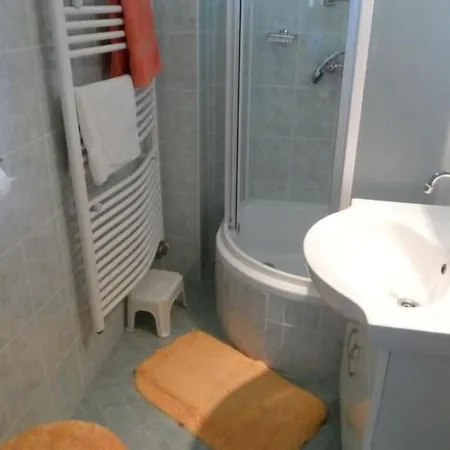 Apartamento Mit Privatem Pool By Interhome