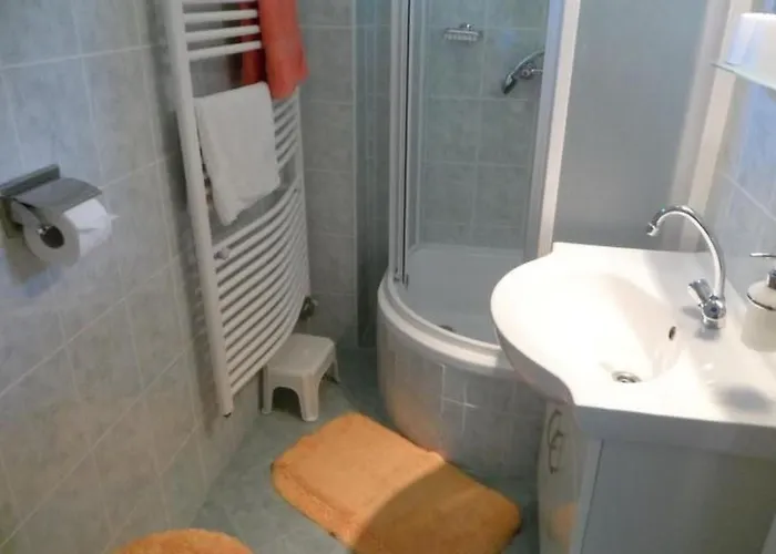 Apartament Mit Privatem Pool By Interhome